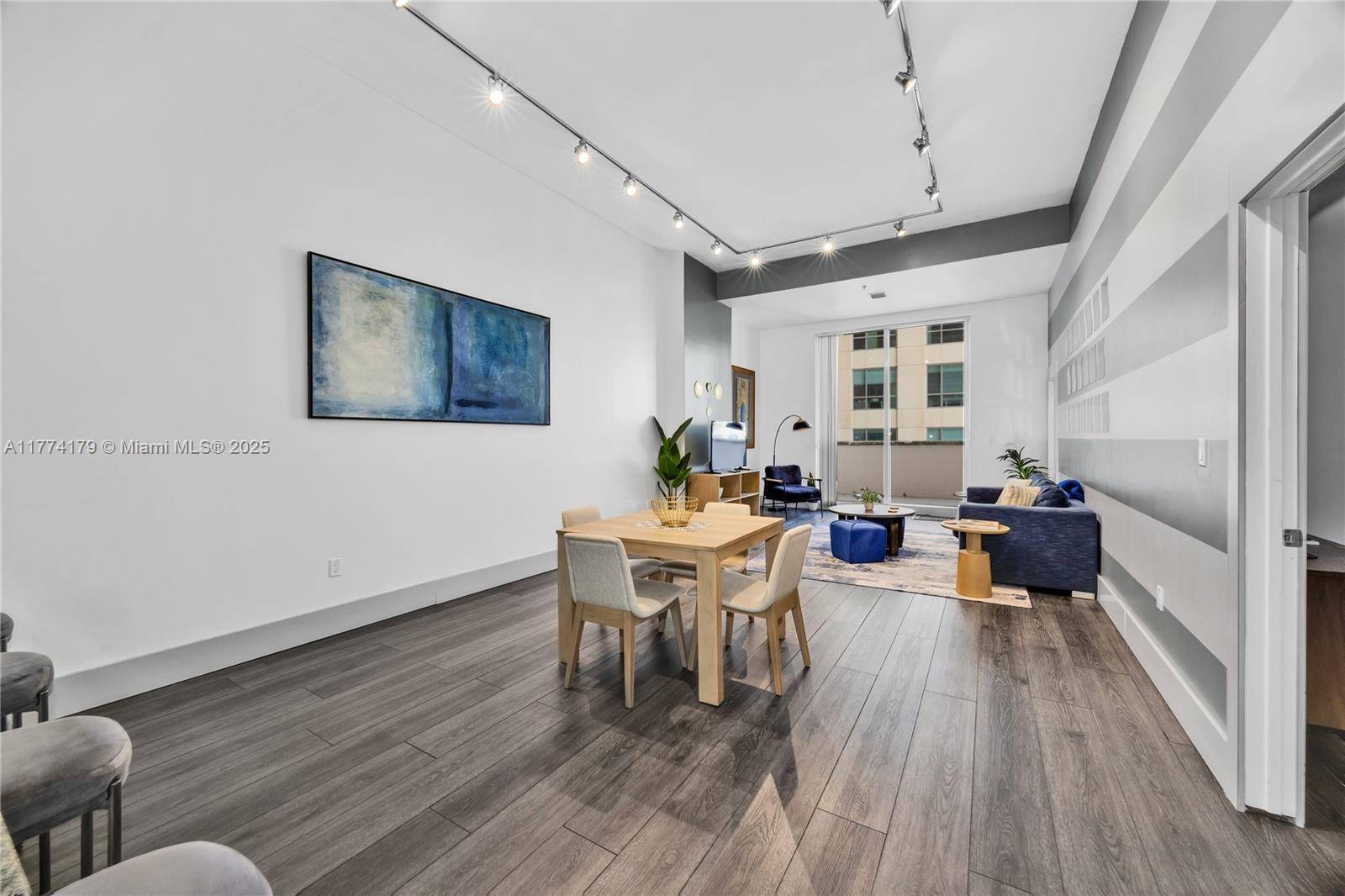 Miami, FL 33131,1200 Brickell Bay Dr #1406