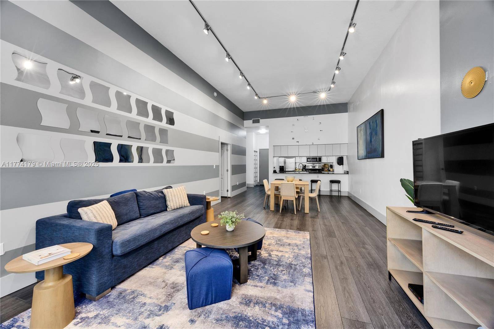 Miami, FL 33131,1200 Brickell Bay Dr #1406