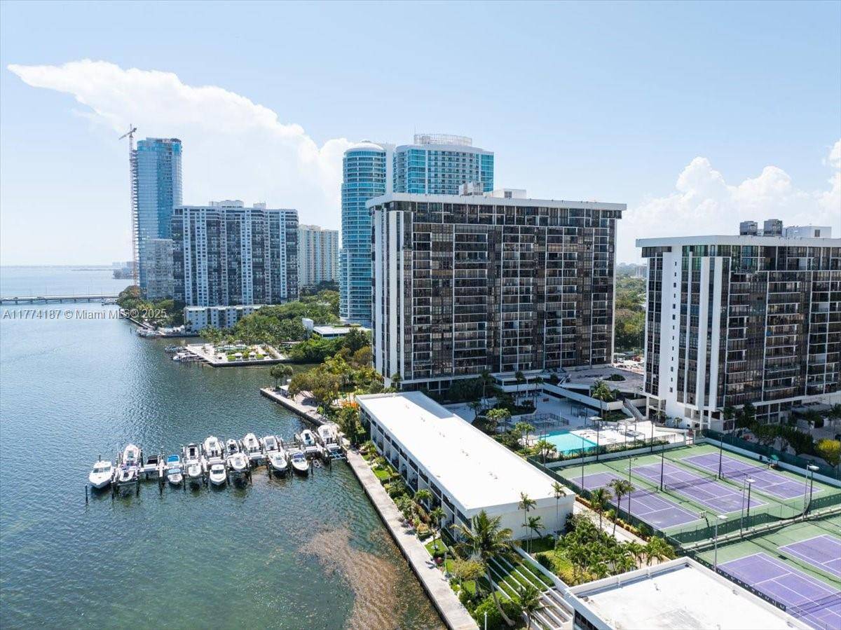 Miami, FL 33129,1925 Brickell Ave #D610