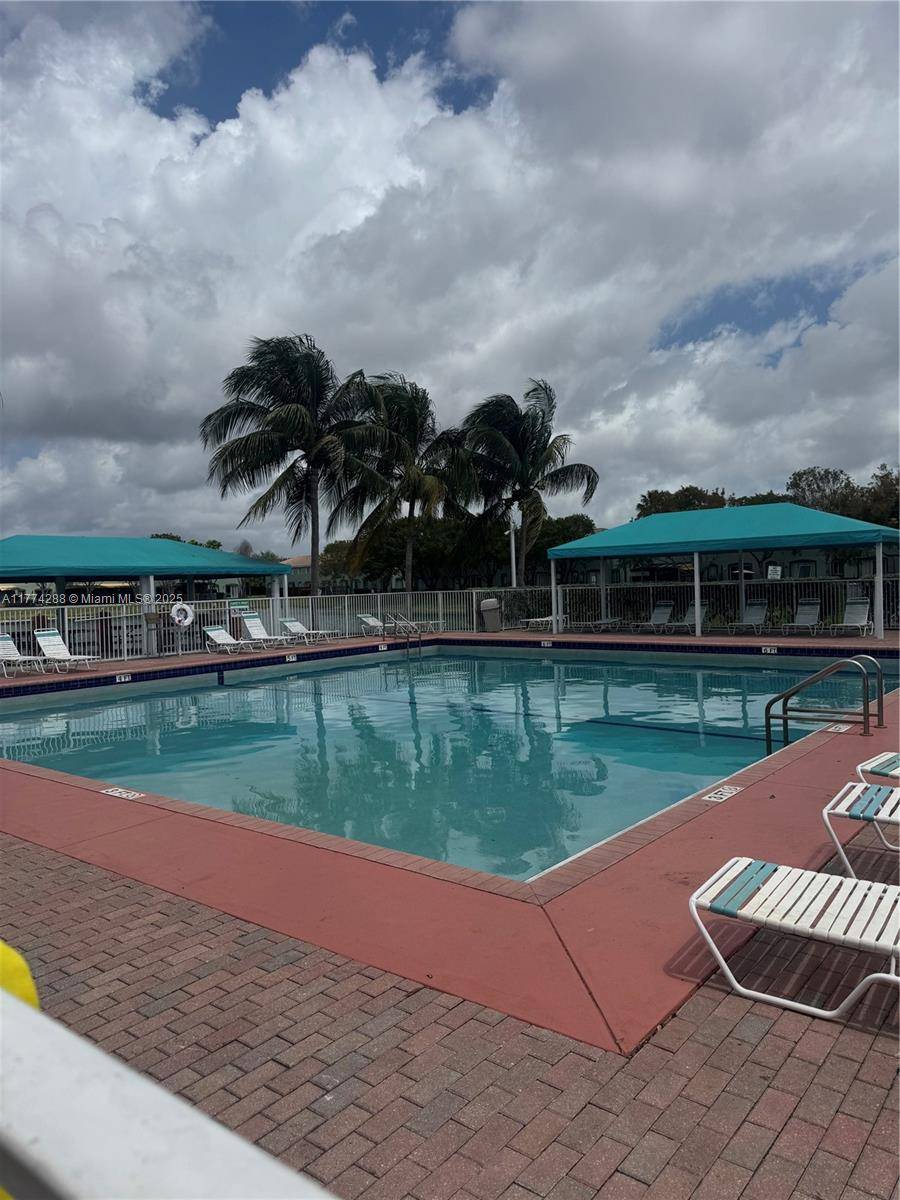 Homestead, FL 33035,1661 SE 29th Ct #108