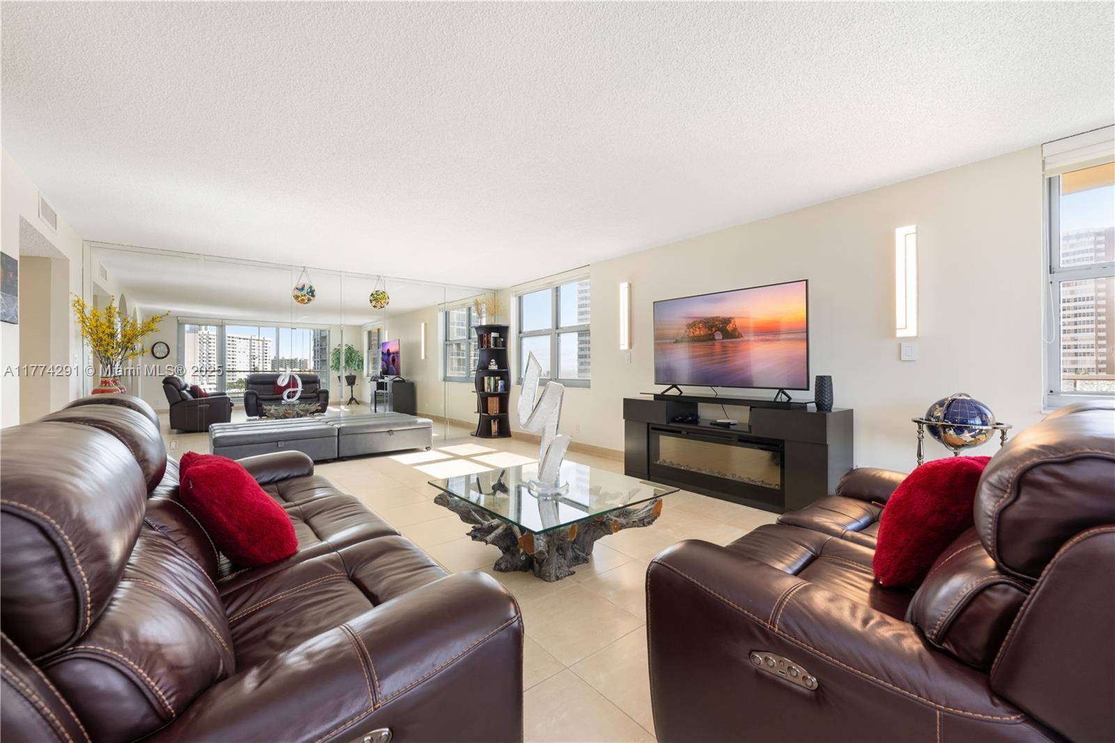 Hallandale Beach, FL 33009,1920 S Ocean Dr #7A