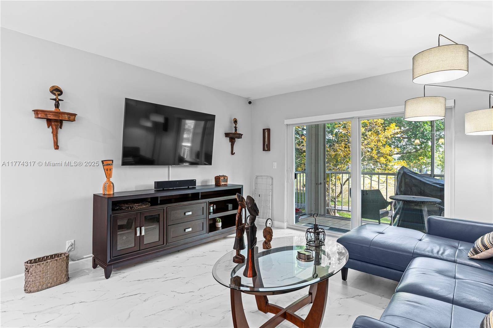Hollywood, FL 33021,1201 Hillcrest Ct #212