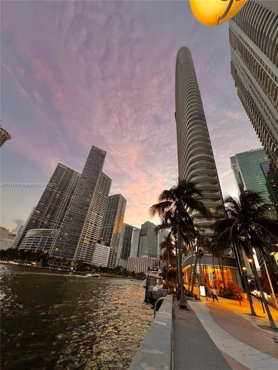 Miami, FL 33131,300 S Biscayne Blvd #T-3607