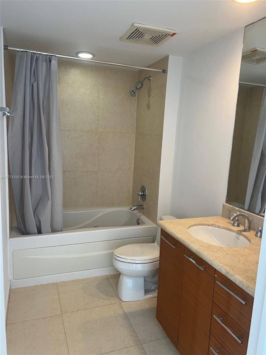 Miami, FL 33132,50 Biscayne Blvd #3407