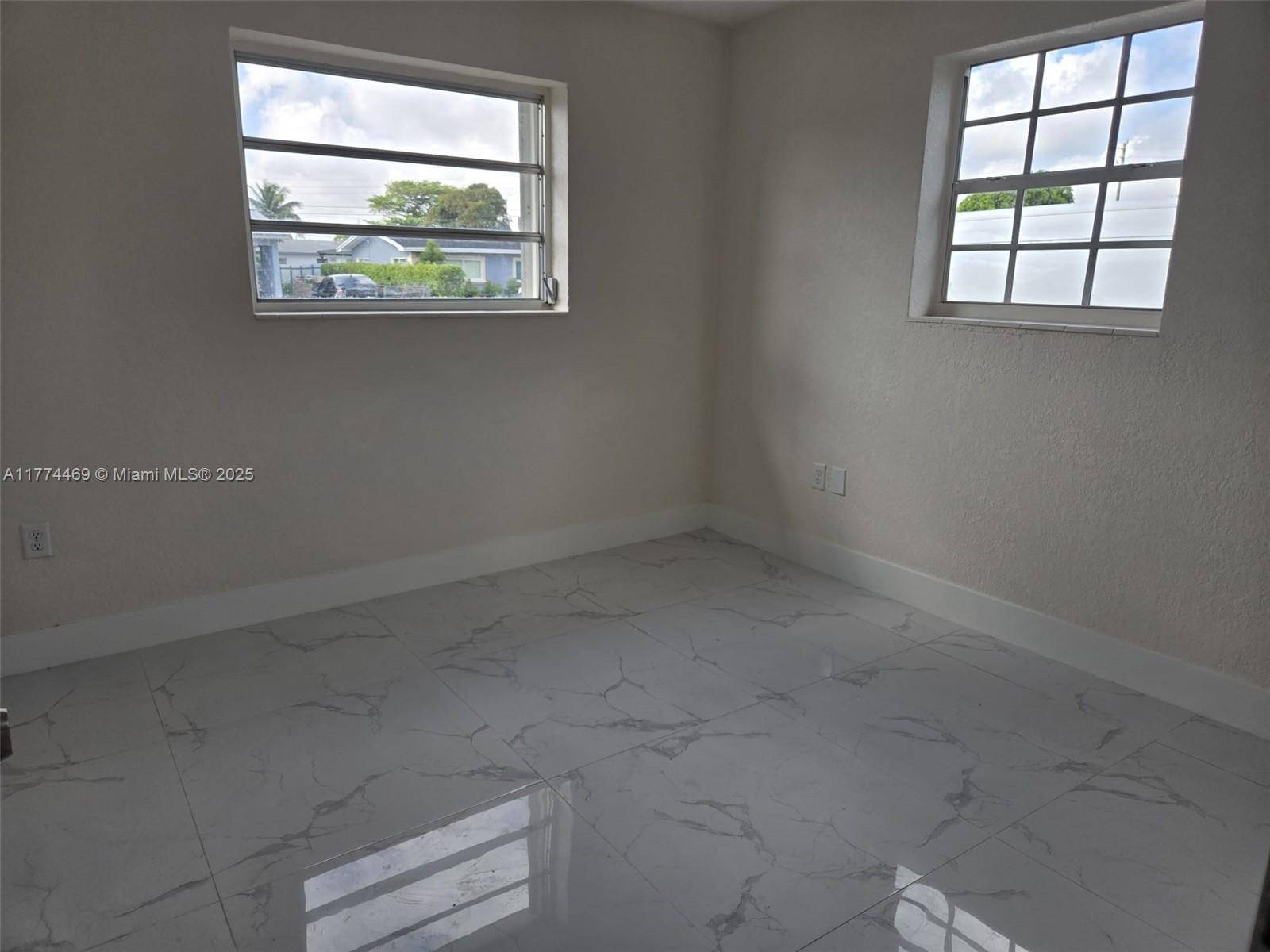 Miami Gardens, FL 33055,4255 NW 170th St