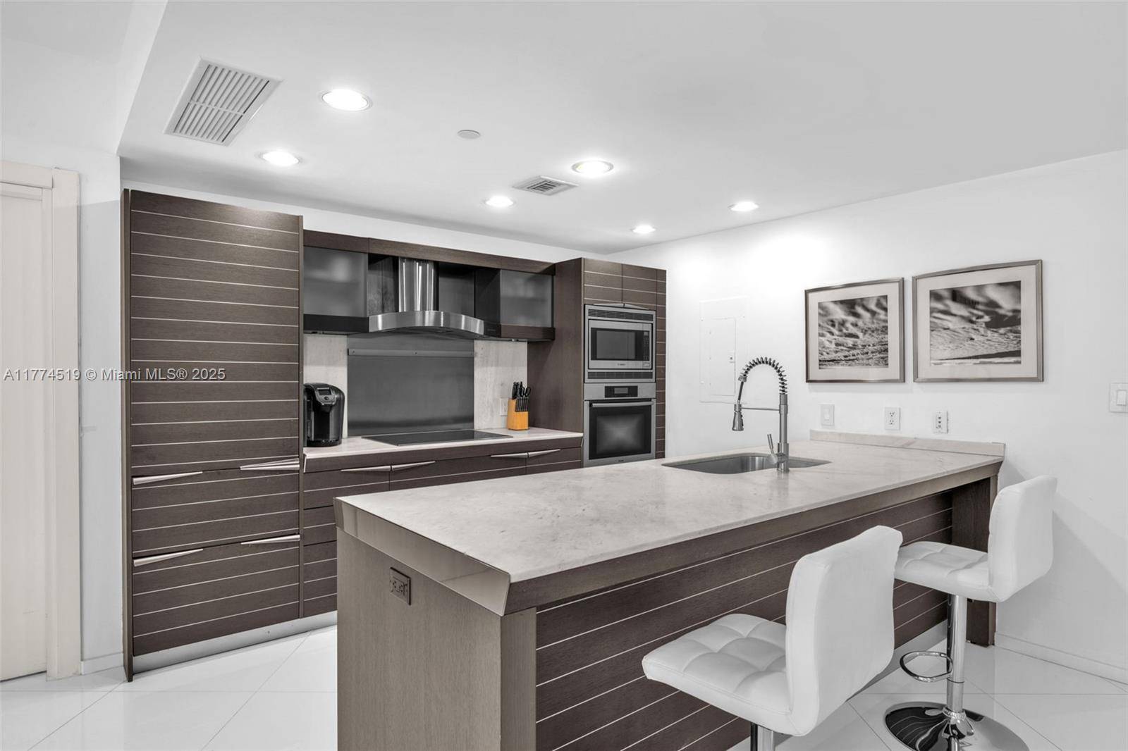 Miami, FL 33131,200 Biscayne Boulevard Way #3908
