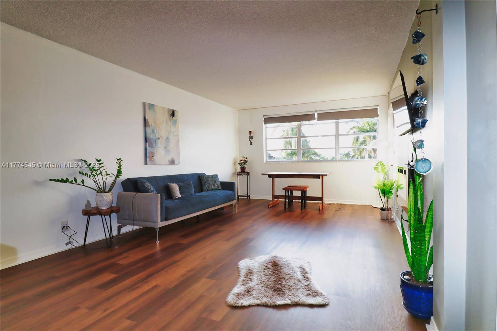 Hallandale Beach, FL 33009,1333 E Hallandale Beach Blvd #421