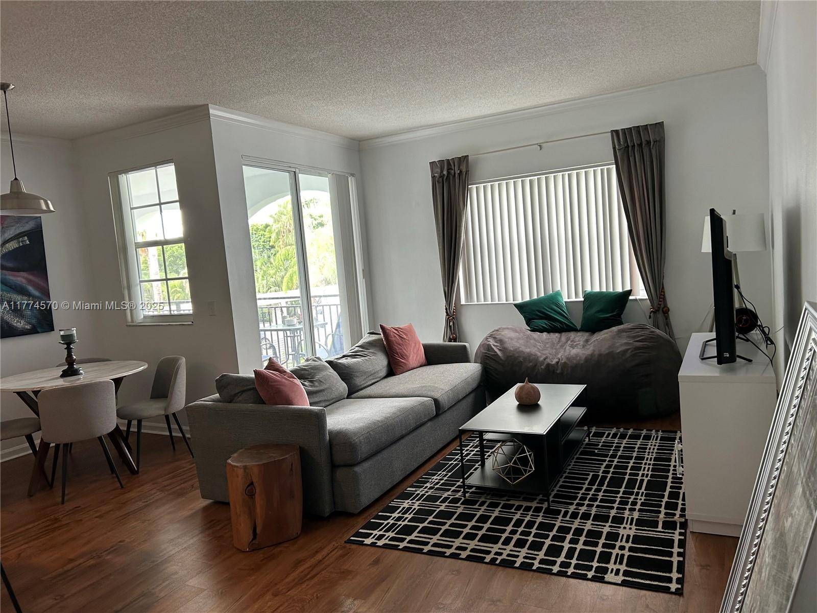 Aventura, FL 33160,3215 NE 184th St #14310