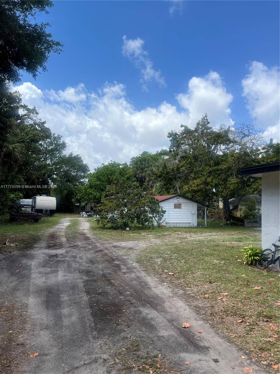 Miami, FL 33162,15260 NE 2nd Ave