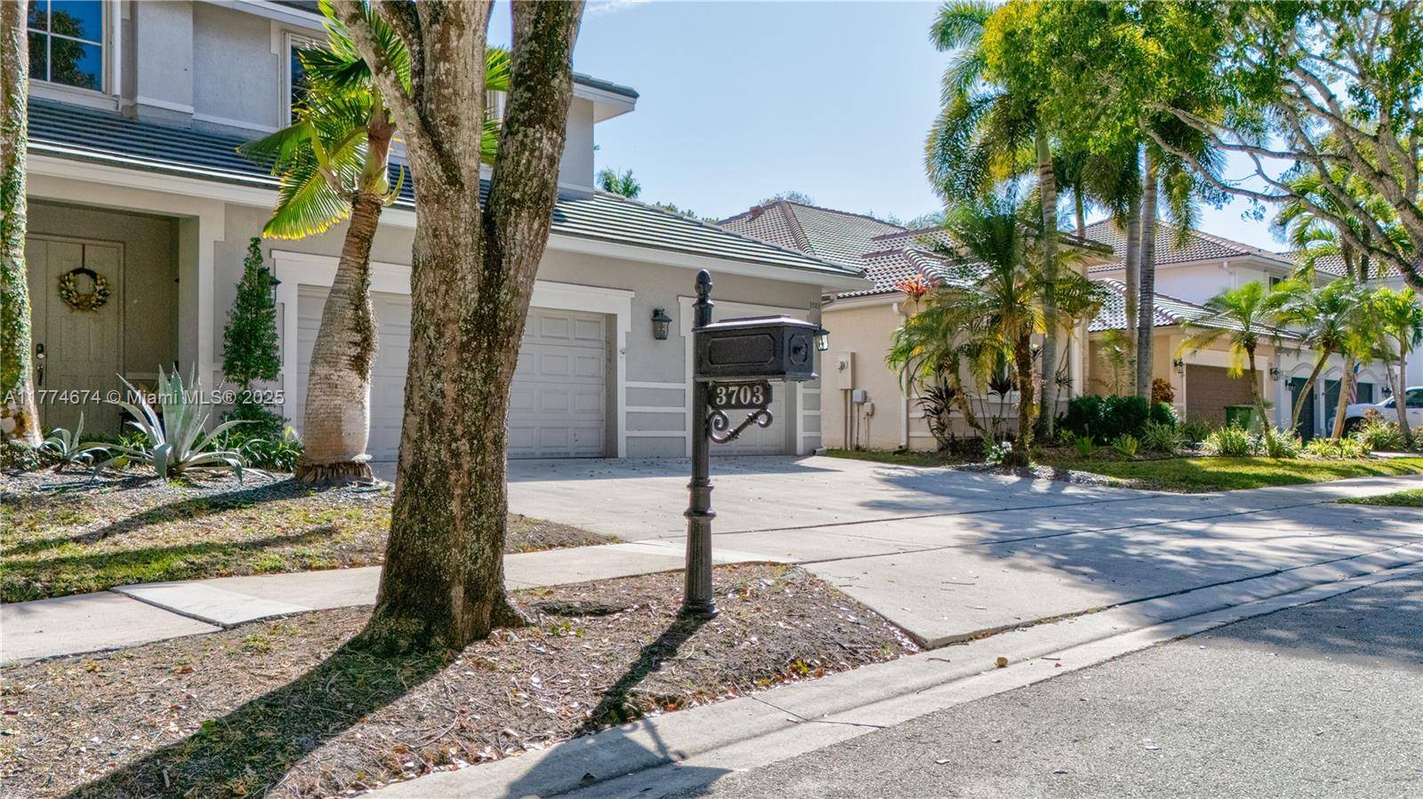 Weston, FL 33331,3703 Vista Way