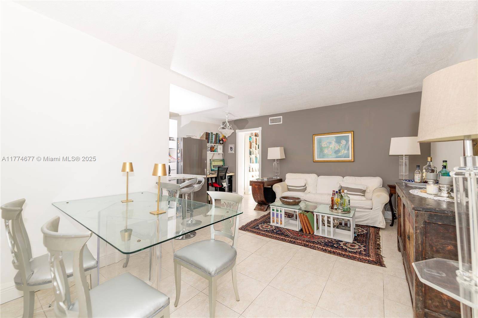 Miami Beach, FL 33139,525 Meridian Ave #204