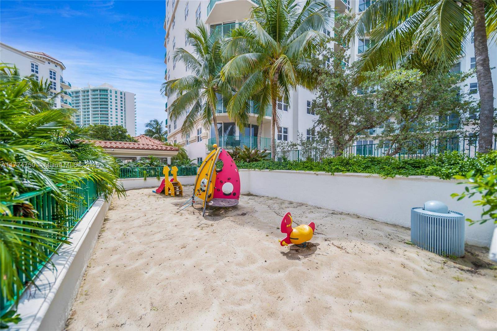 Aventura, FL 33180,19900 E COUNTRY CLUB DRIVE #405