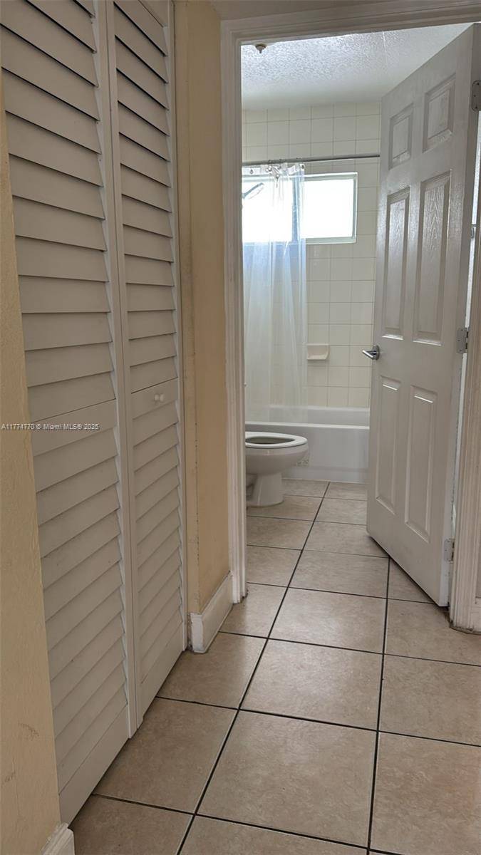 Plantation, FL 33317,4271 NW 5th St #256