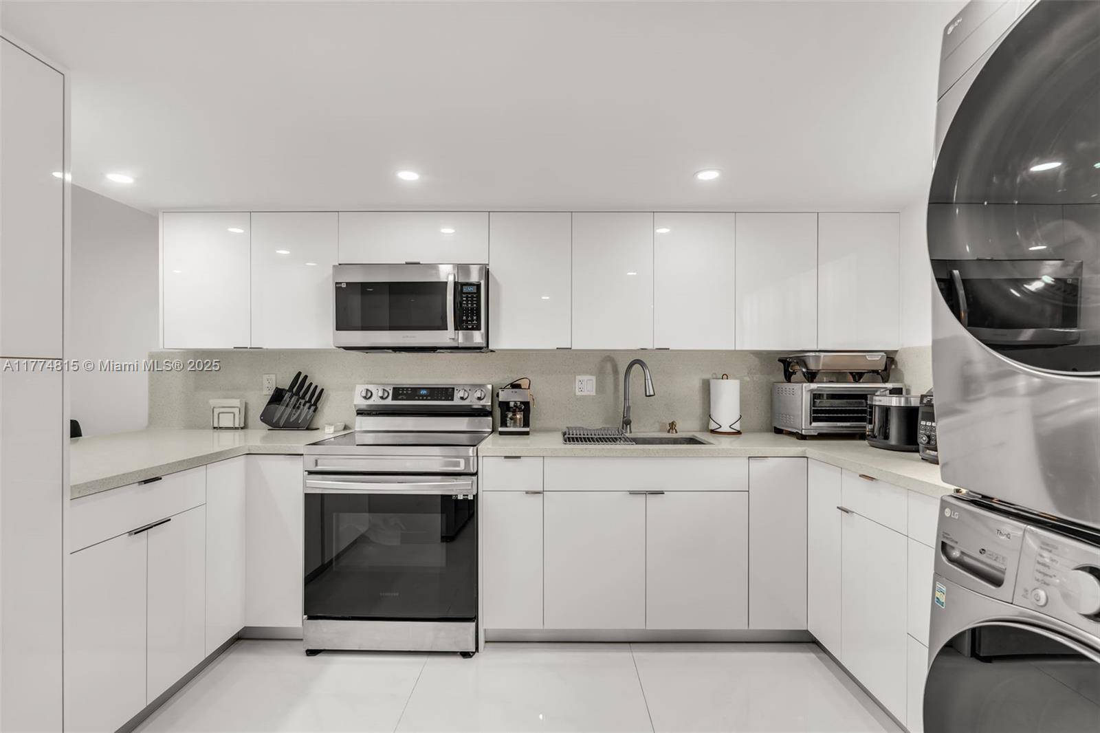 Miami, FL 33172,8775 Park Blvd #111