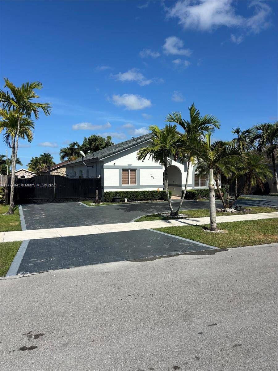Homestead, FL 33033,709 SE 13th Ter