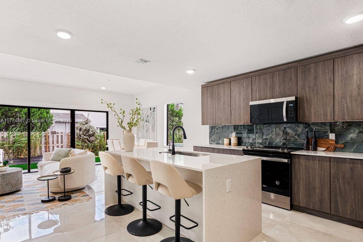Florida City, FL 33034,332 NW 13 Ct #6