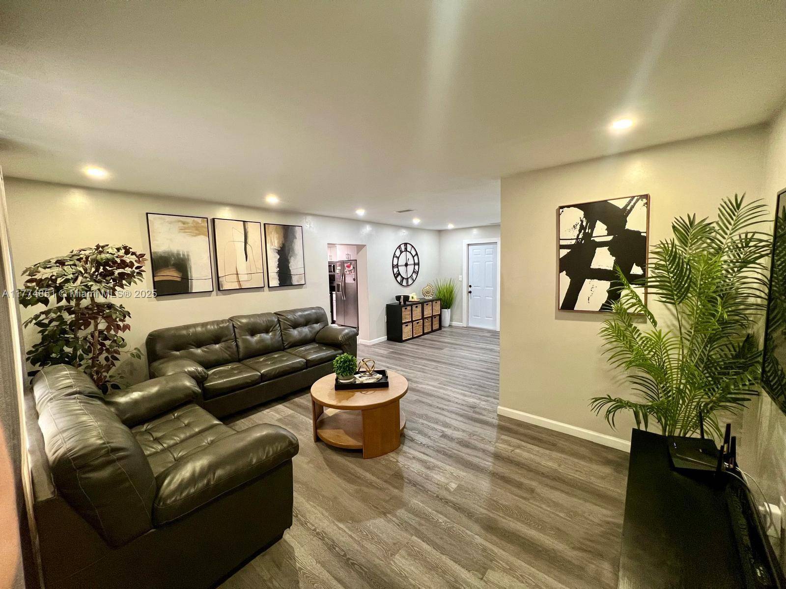 North Miami, FL 33168,545 NW 136th St