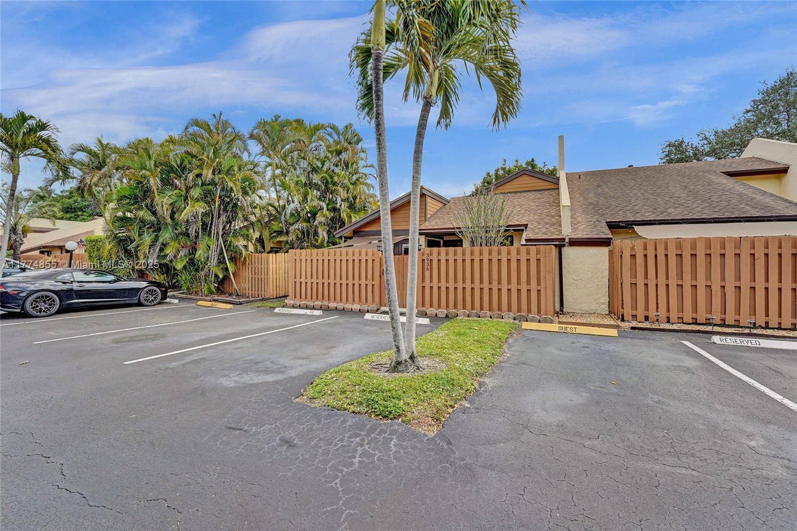 Davie, FL 33024,3936 NW 77th Ave #3936