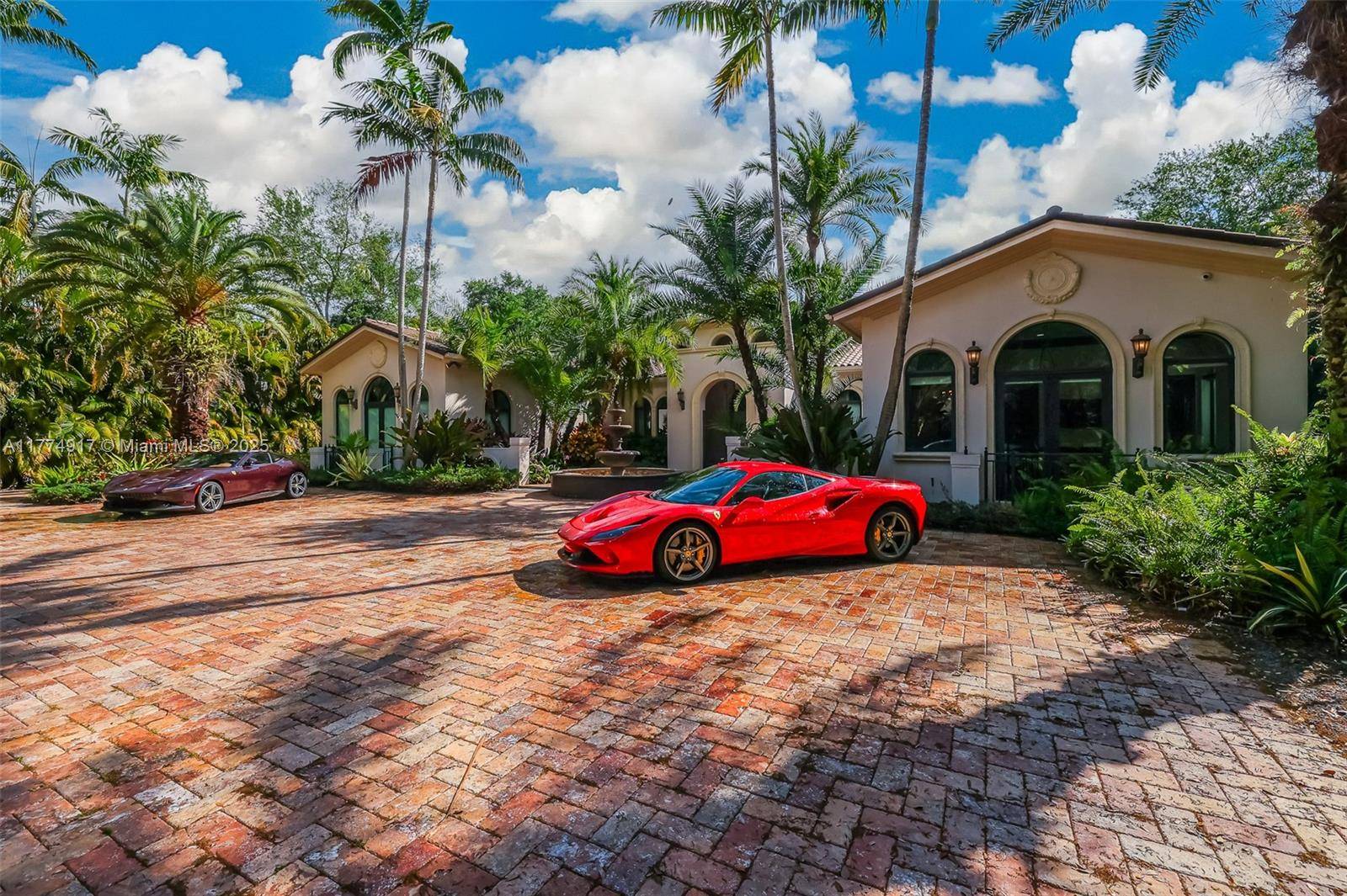 Pinecrest, FL 33156,9005 SW 68th Ave #9005