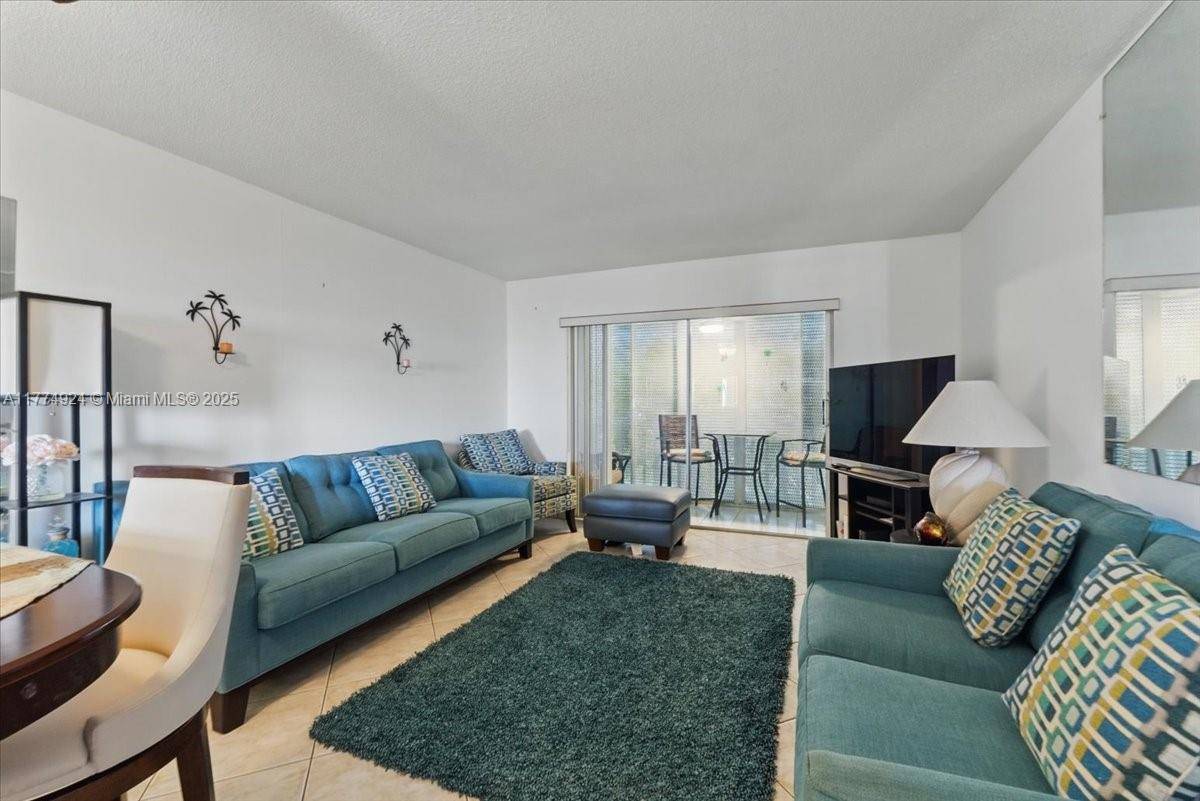 Hallandale Beach, FL 33009,219 NE 14th Ave #406