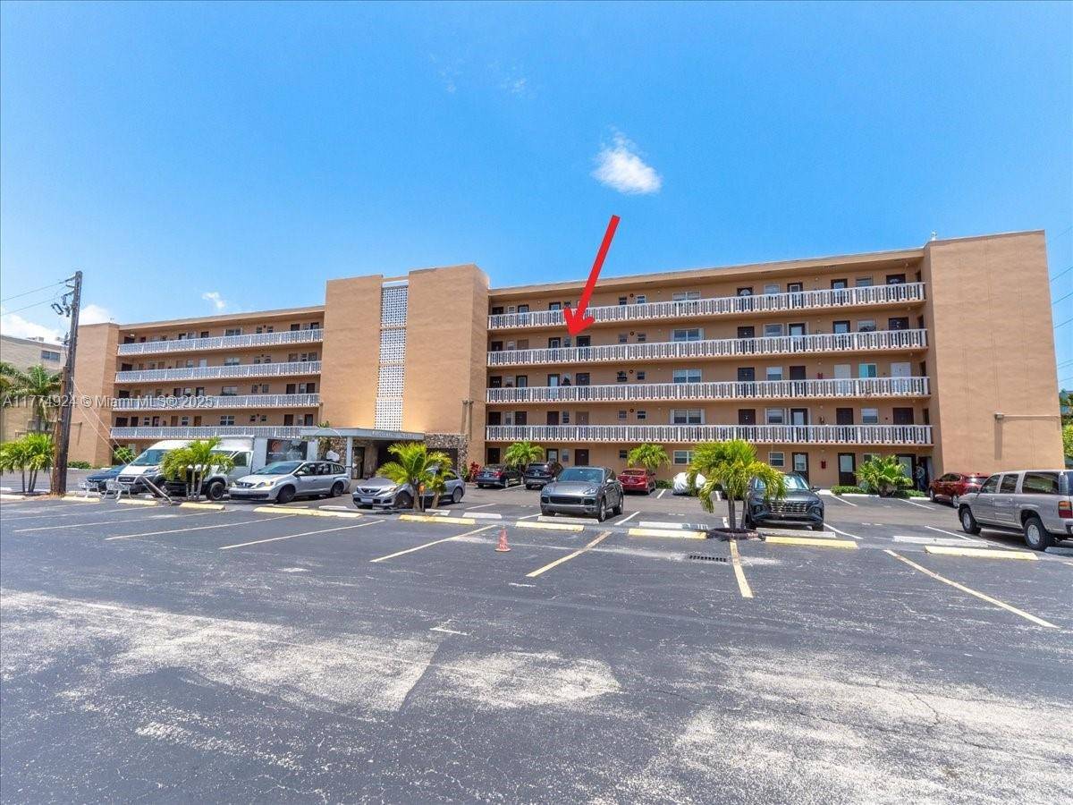 Hallandale Beach, FL 33009,219 NE 14th Ave #406