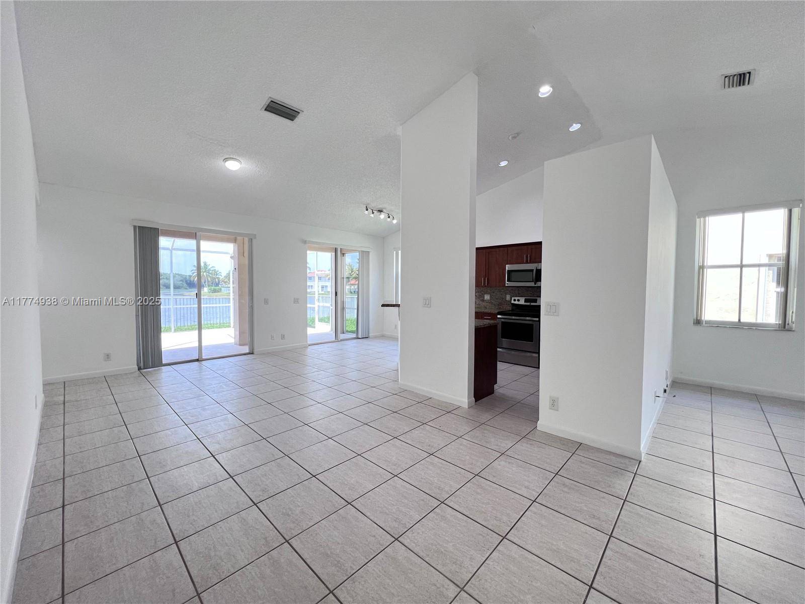Weston, FL 33327,912 Savannah Falls Dr #912