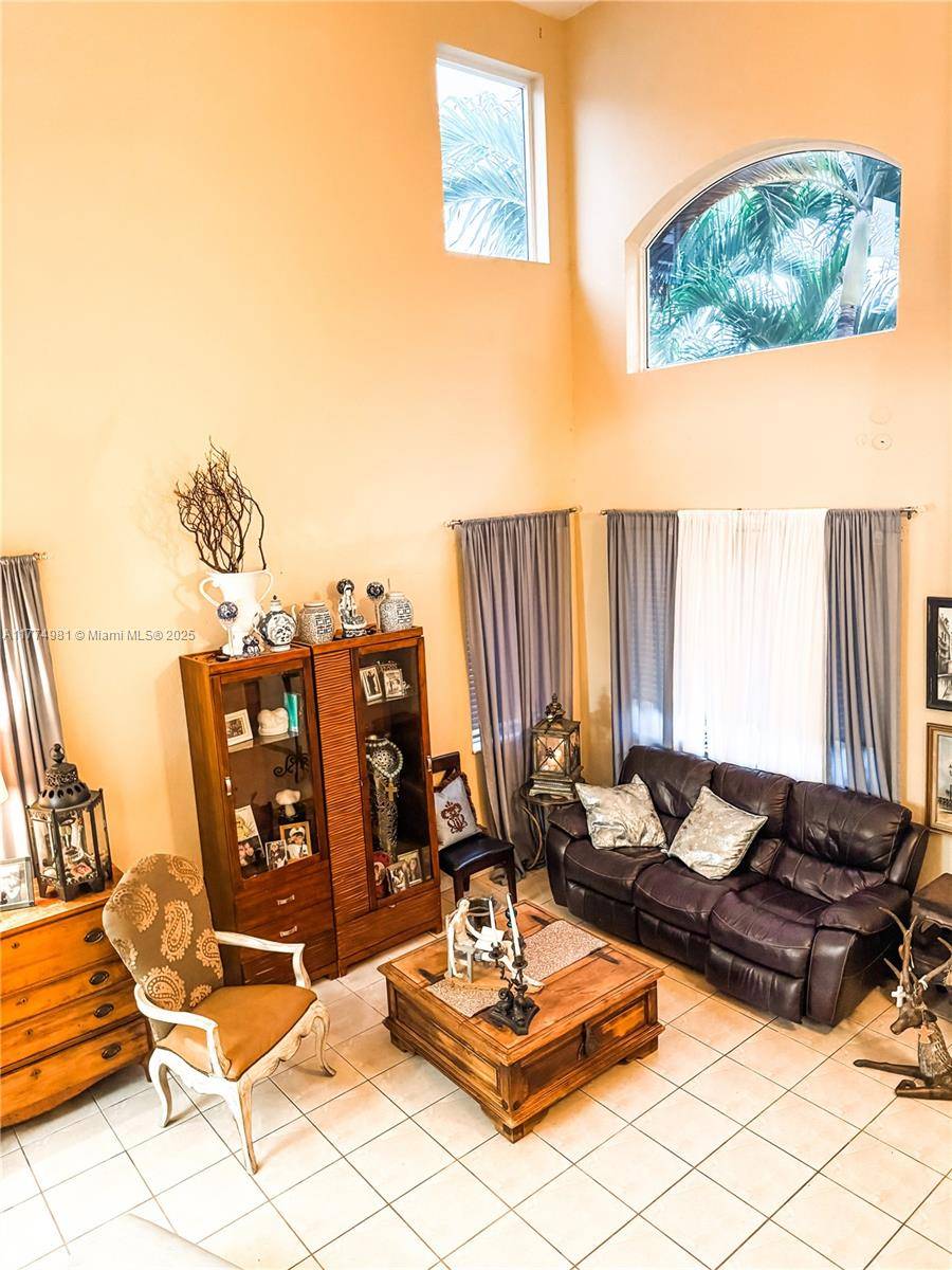 Miami, FL 33193,15809 SW 65th Ter