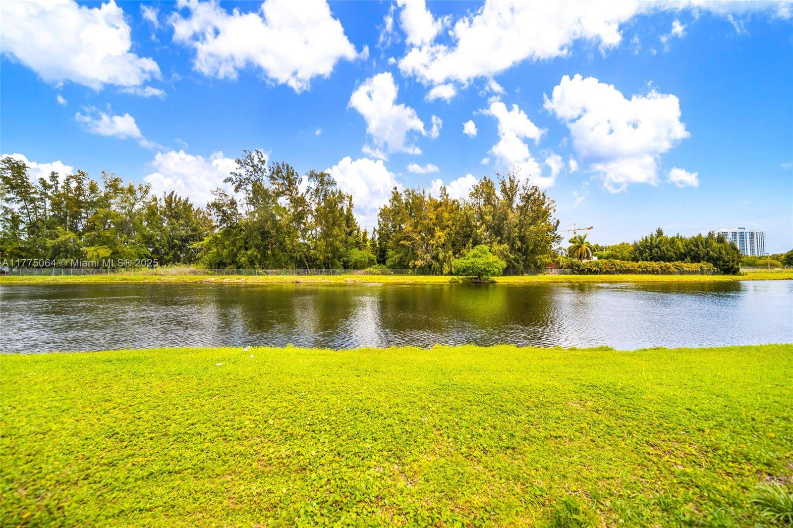 North Miami Beach, FL 33160,16465 NE 22nd Ave #317