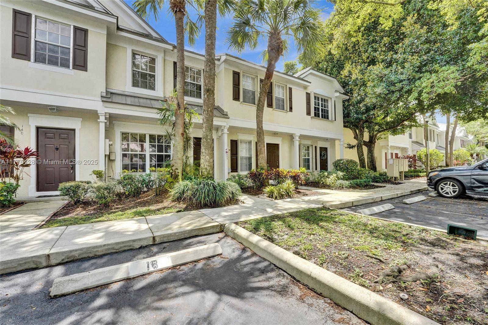 Plantation, FL 33324,140 SW 96th Ave #17-2