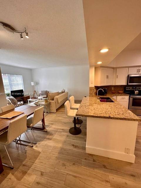 Aventura, FL 33160,3255 NE 184th St #12115