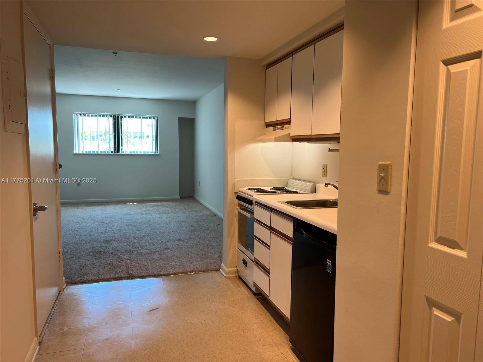 South Miami, FL 33143,5721 SW 72nd St #5721