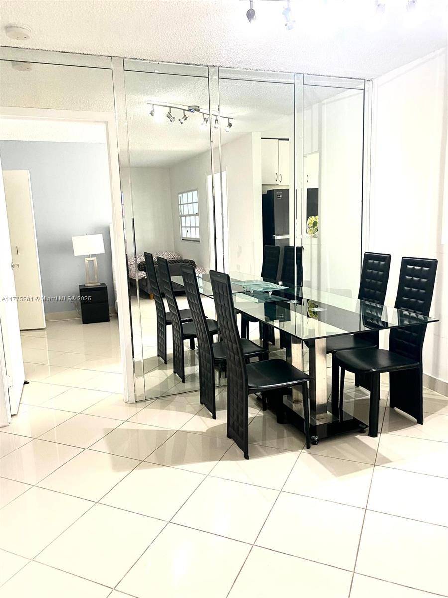 Sunny Isles Beach, FL 33160,16909 N Bay Rd #714