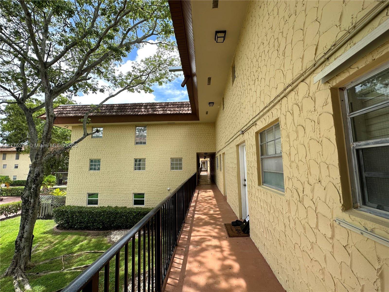 Miami, FL 33173,8600 SW 109th Ave #4-211