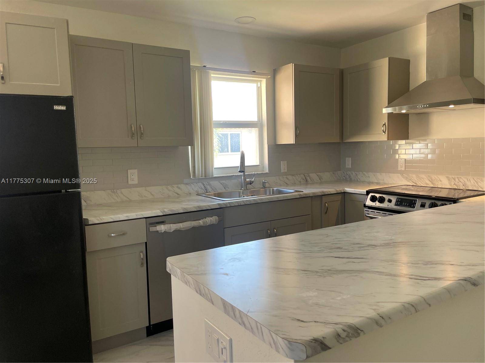 Delray Beach, FL 33446,233 Saxony E #233