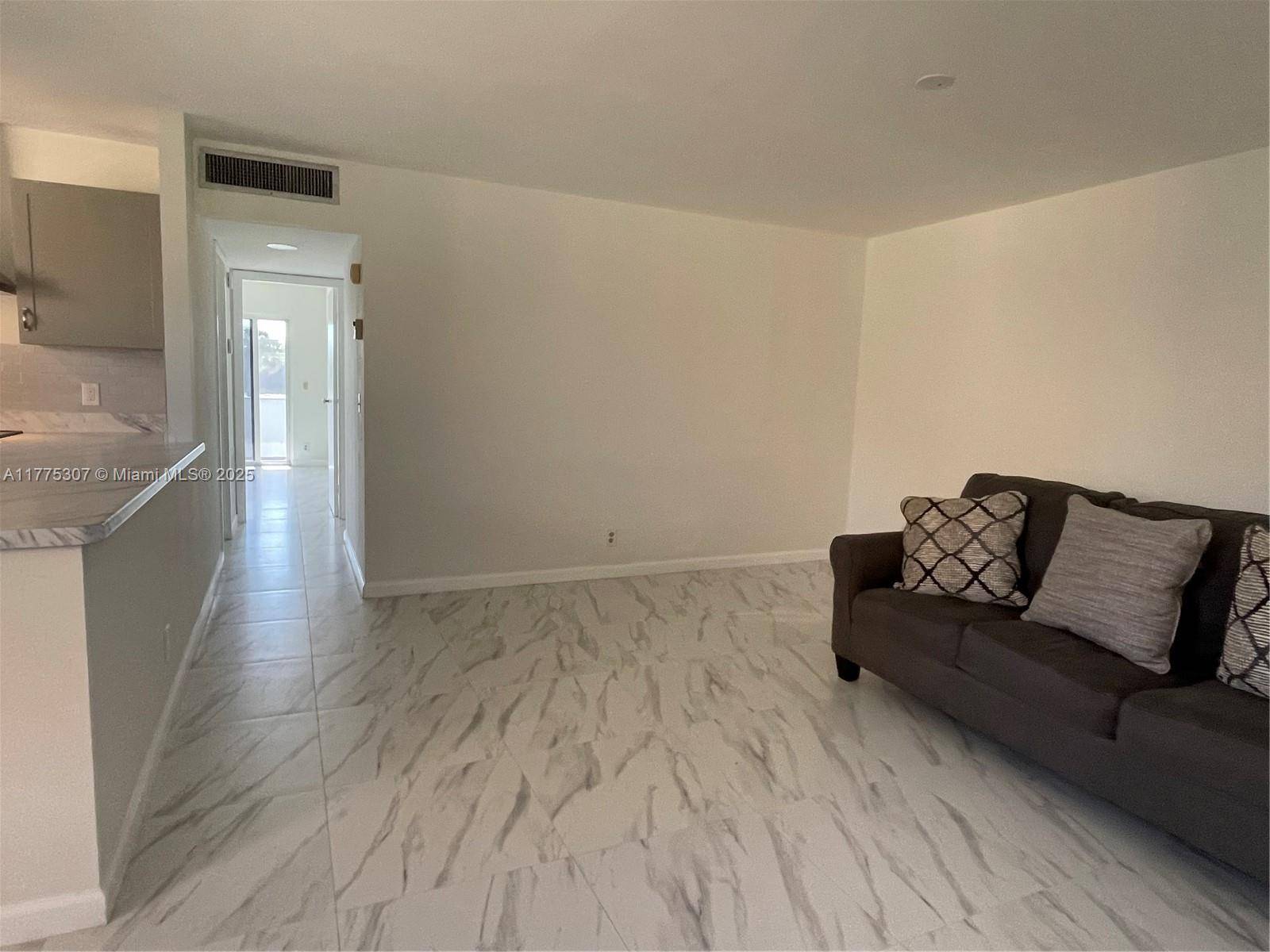 Delray Beach, FL 33446,233 Saxony E #233