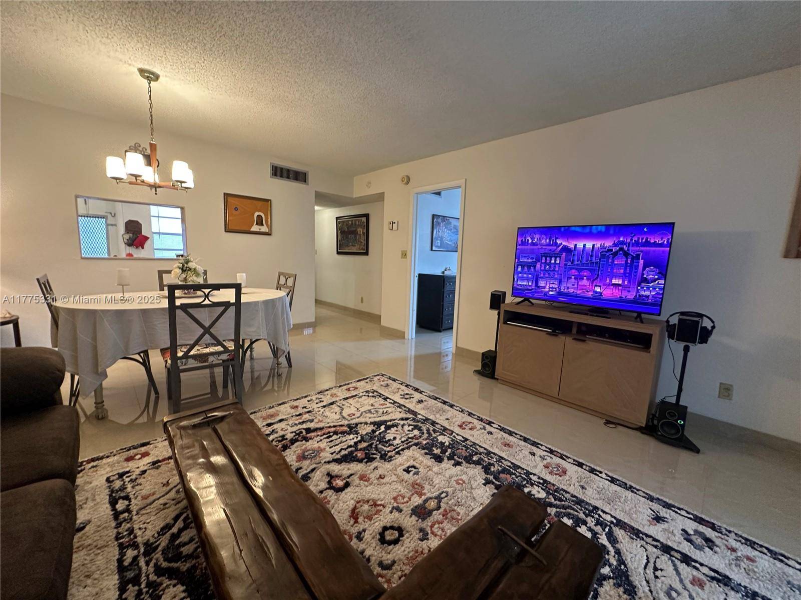 Lauderdale Lakes, FL 33319,4000 NW 44th Ave #306