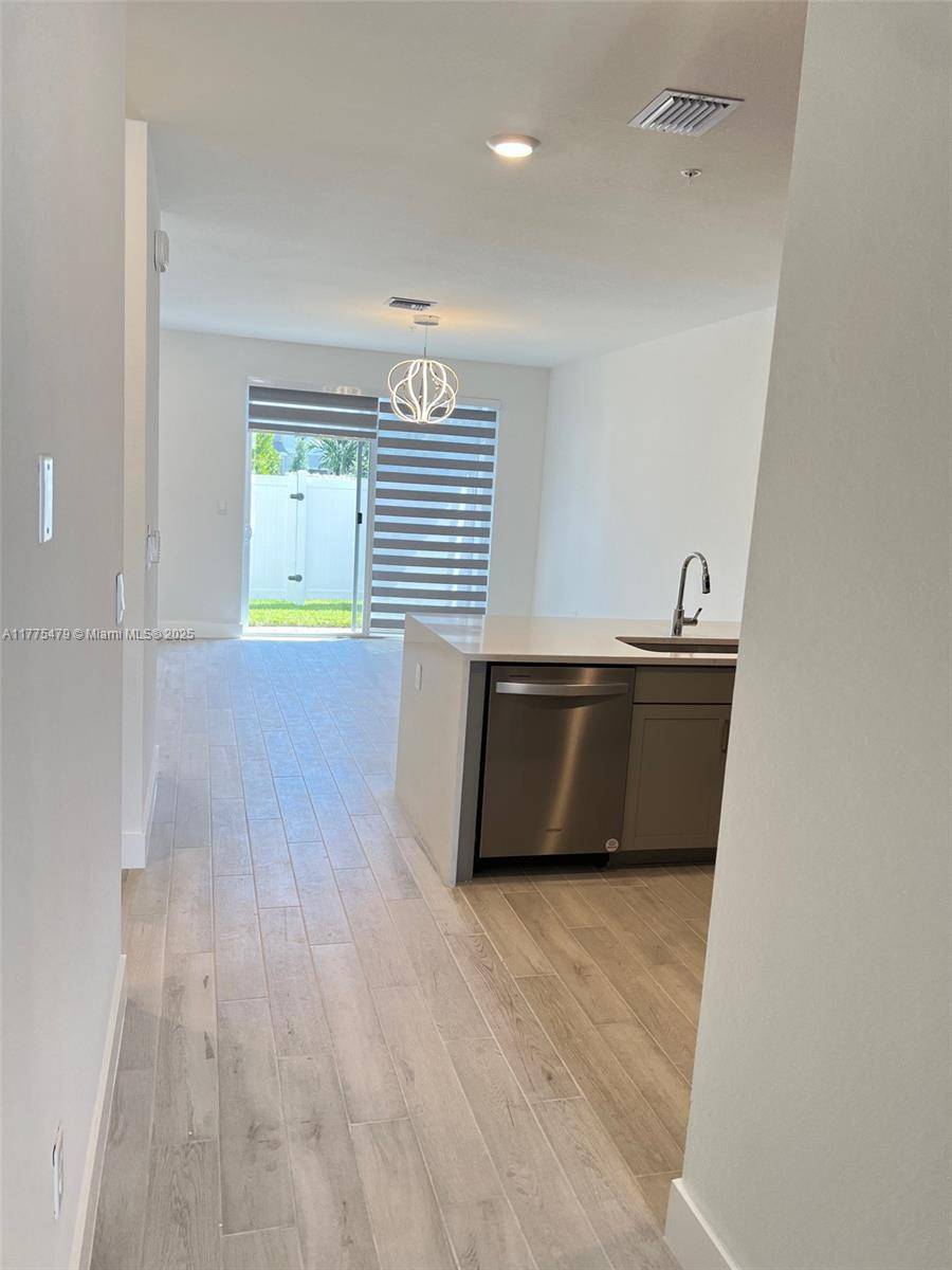 Pembroke Pines, FL 33027,257 SW 170th Ave