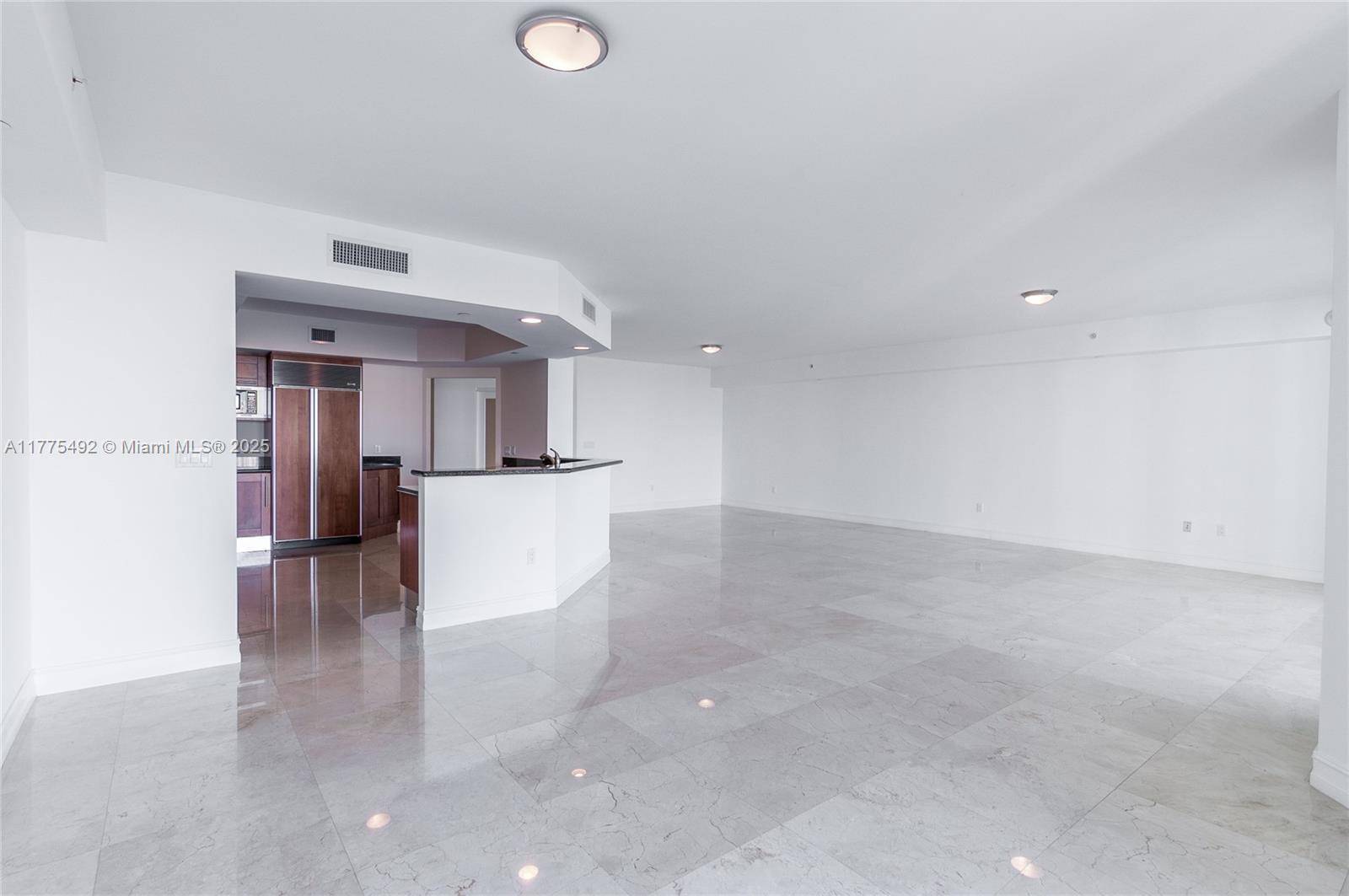 Aventura, FL 33160,3301 NE 183rd St #1807