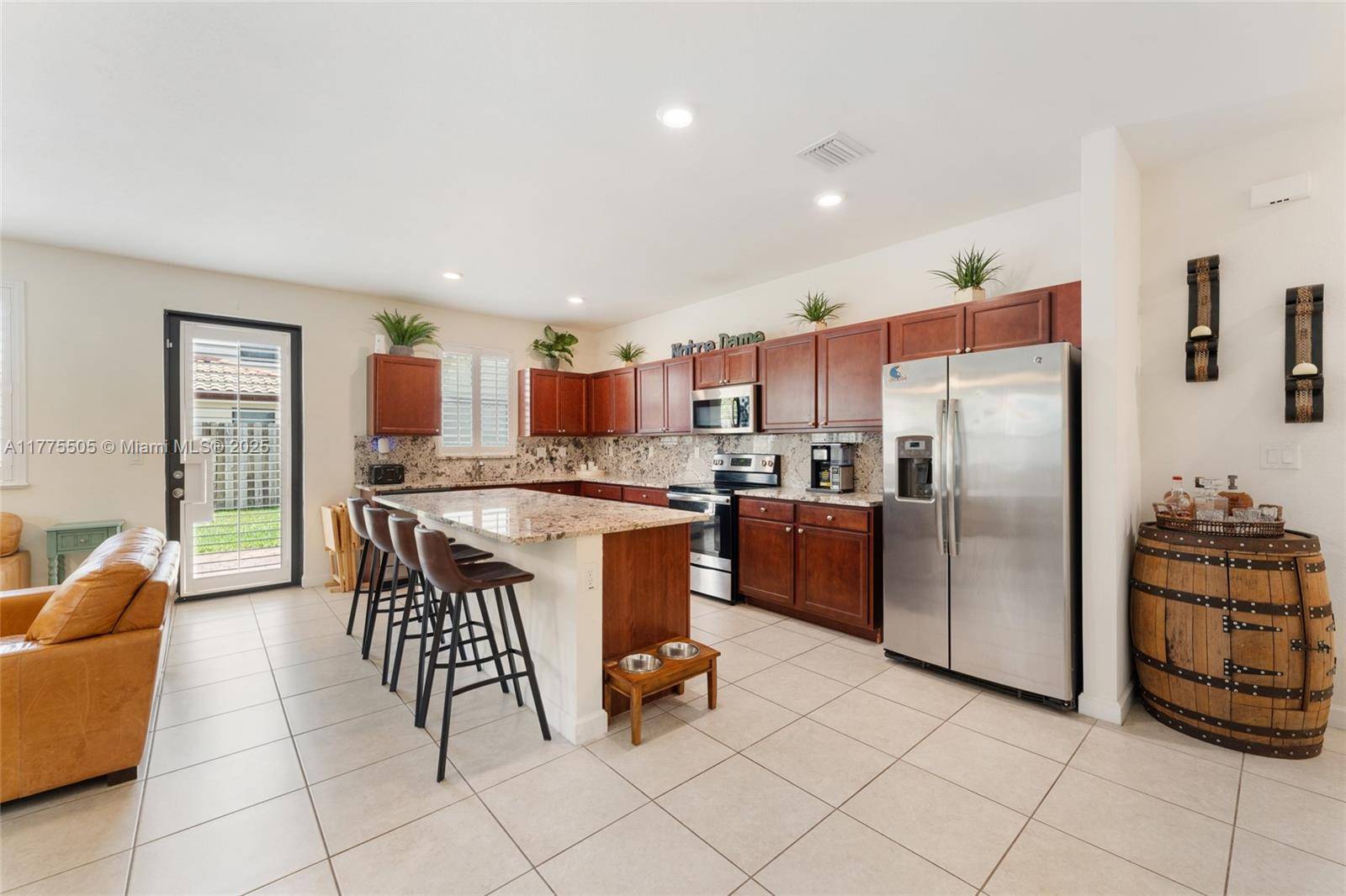 Homestead, FL 33033,185 SE 34th Place