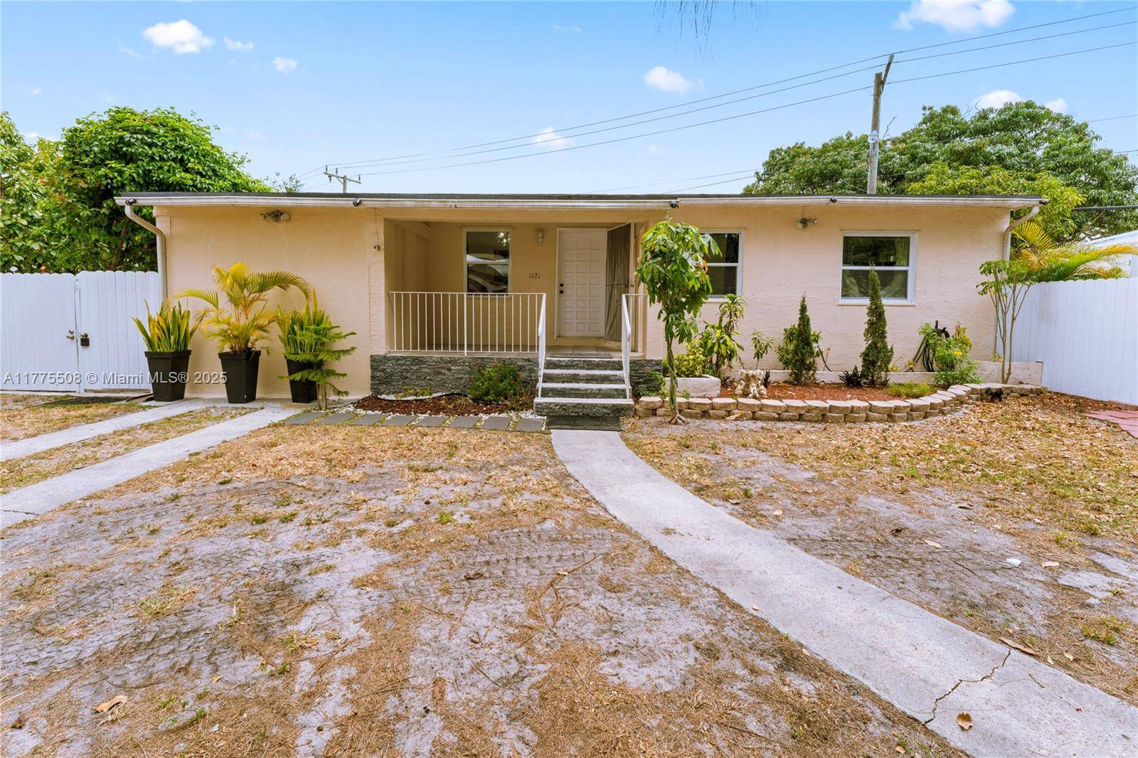 Opa-locka, FL 33054,1121 Salih St