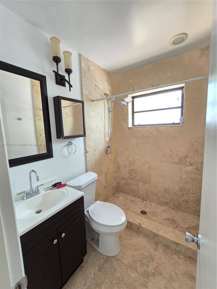 Miami, FL 33133,2723 SW 33rd Ct #2725