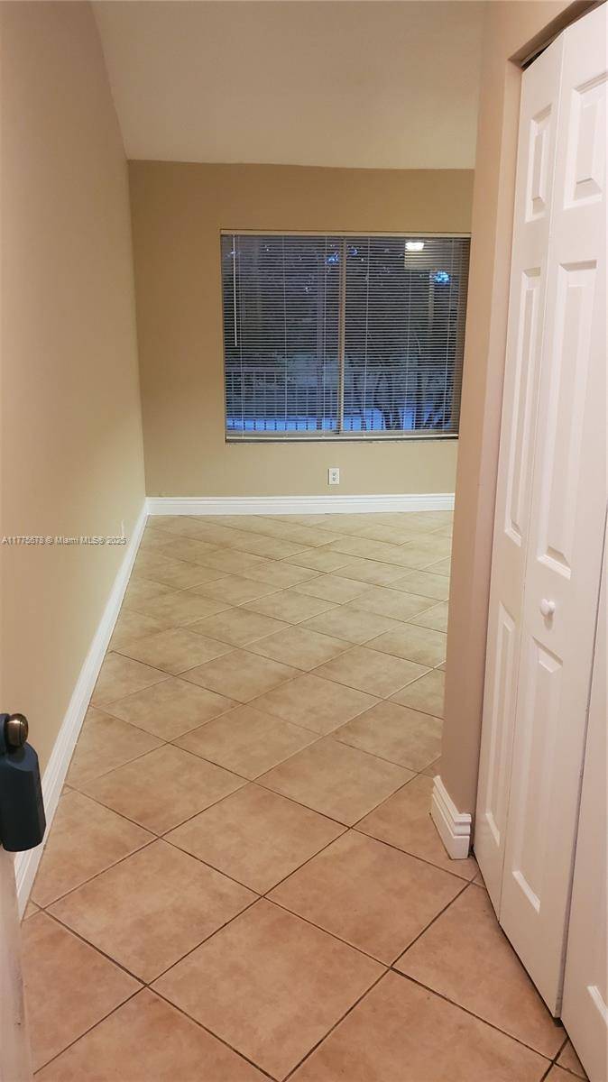 Boynton Beach, FL 33426,815 W Boynton Beach Blvd #4-205