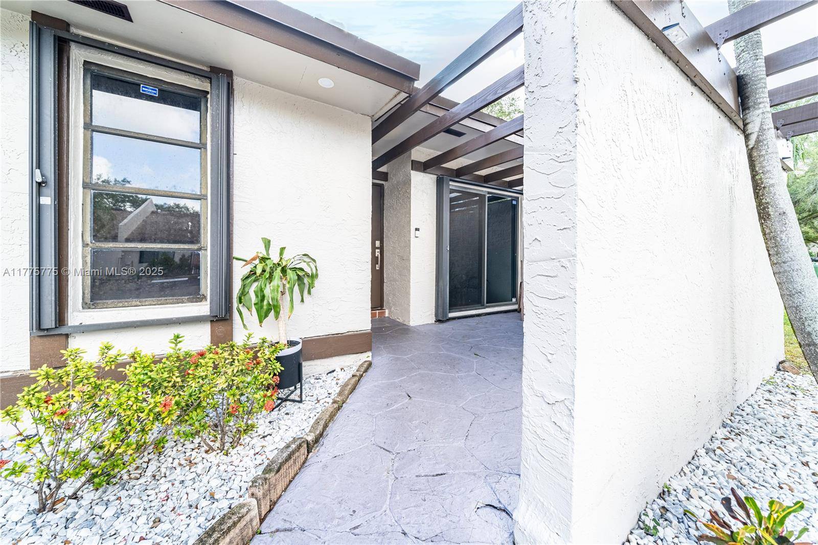 Pembroke Pines, FL 33024,1611 NW 96th Ter