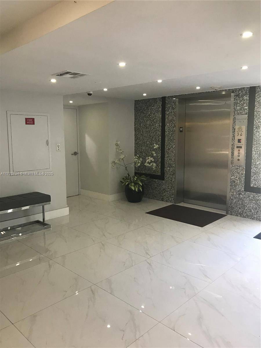 Sunny Isles Beach, FL 33160,16919 N Bay Rd #804