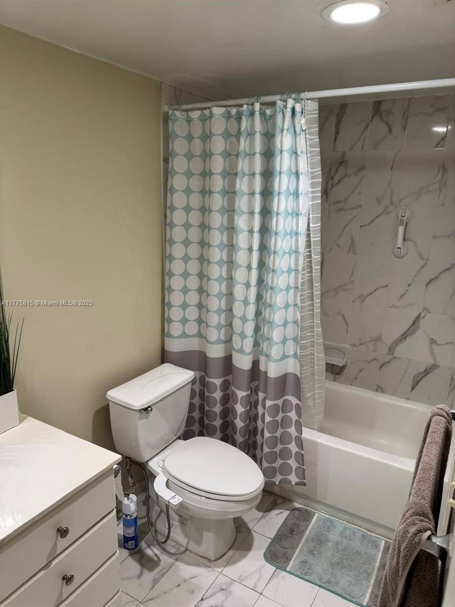 Sunny Isles Beach, FL 33160,19380 Collins Ave #707