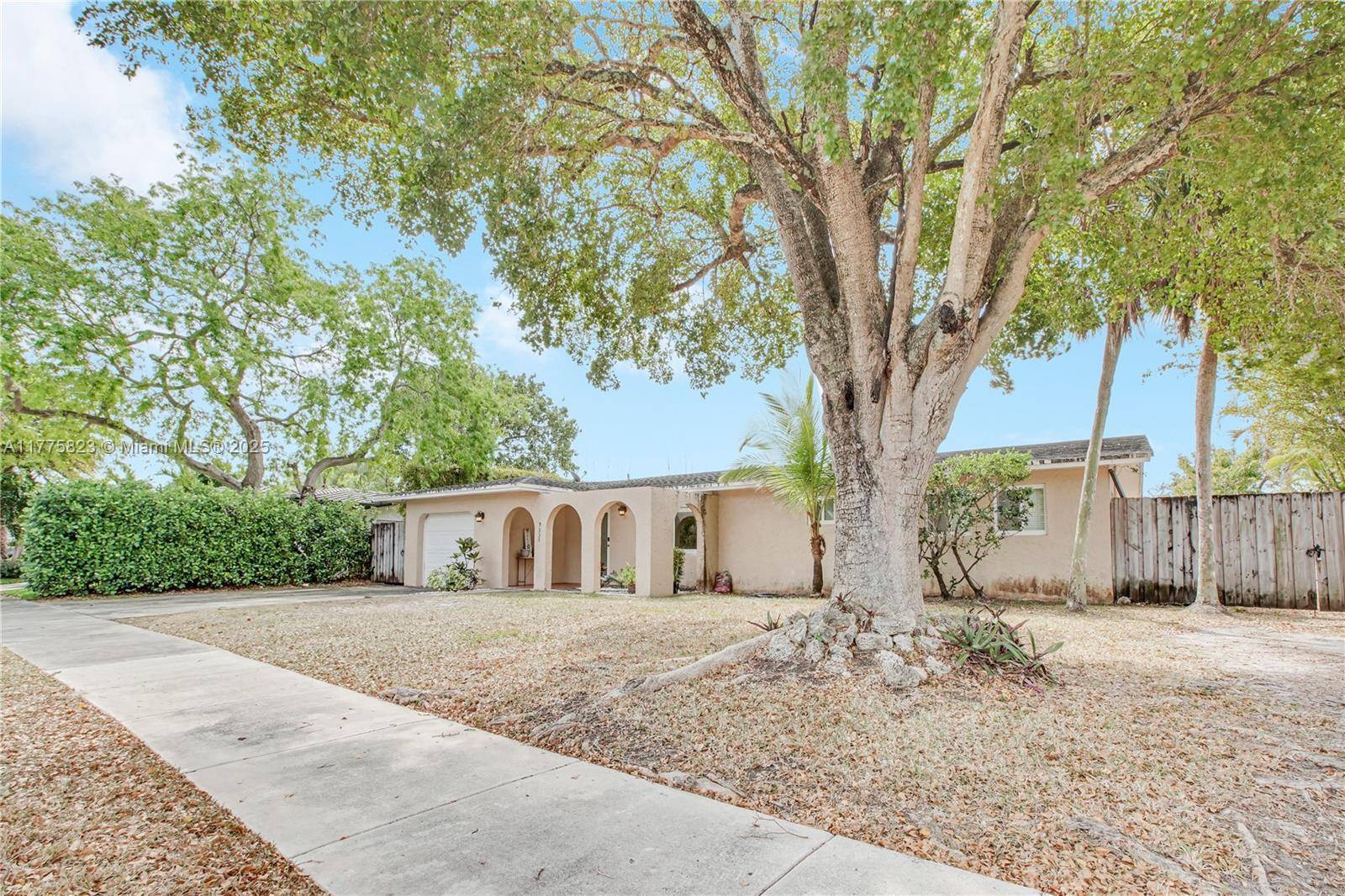 Palmetto Bay, FL 33157,9330 SW 165th St
