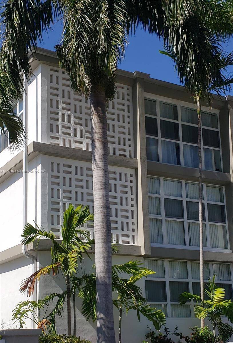 Bay Harbor Islands, FL 33154,1080 99th St #112