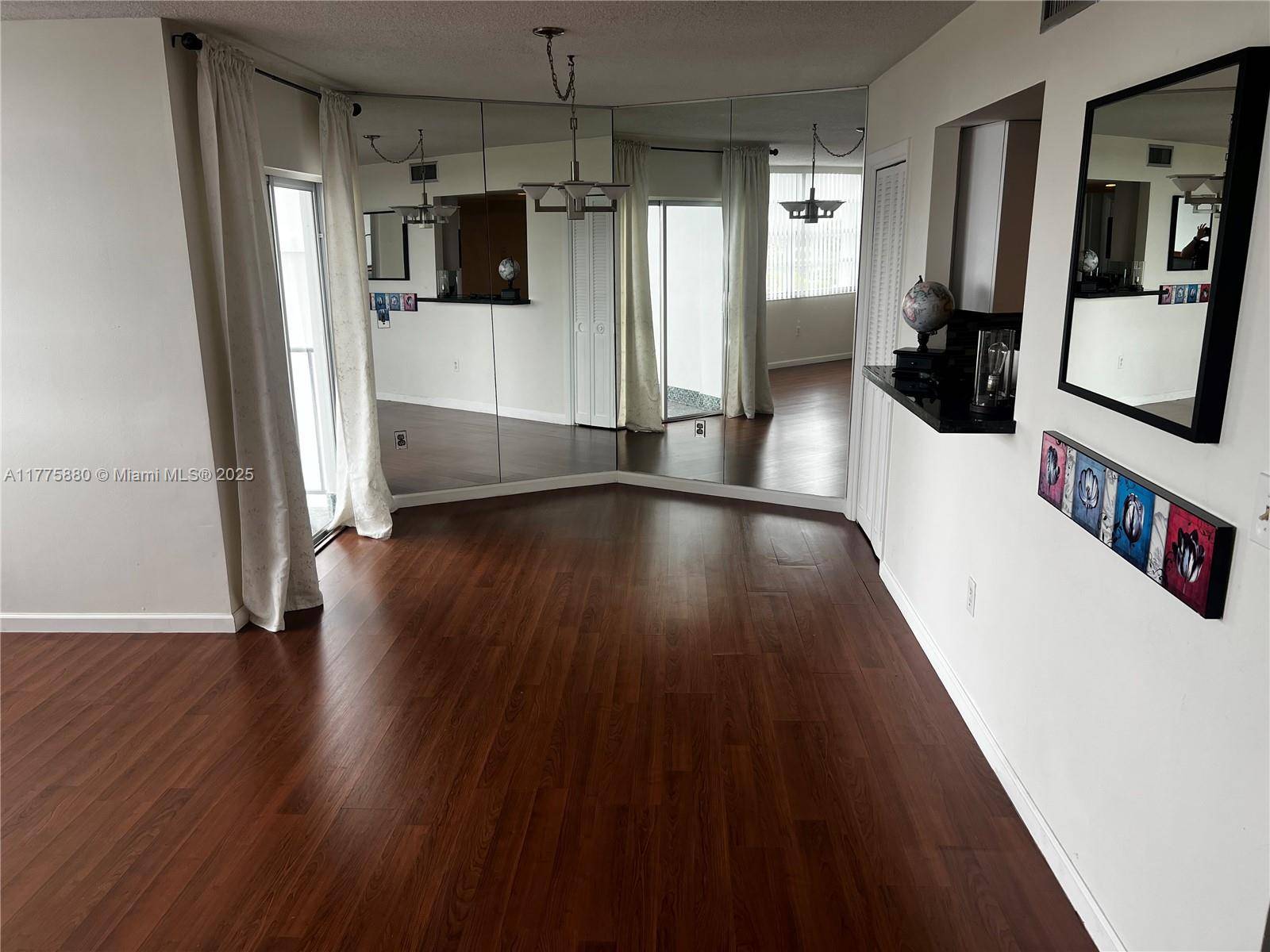 North Miami, FL 33181,11930 N Bayshore Dr #410