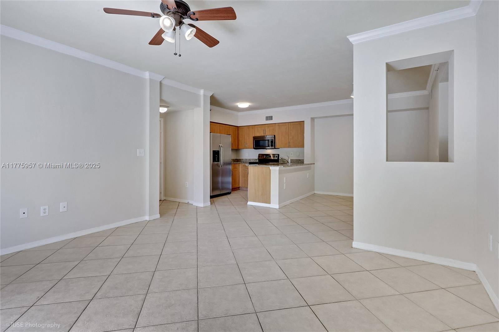 West Palm Beach, FL 33411,6434 Emerald Dunes Dr #202