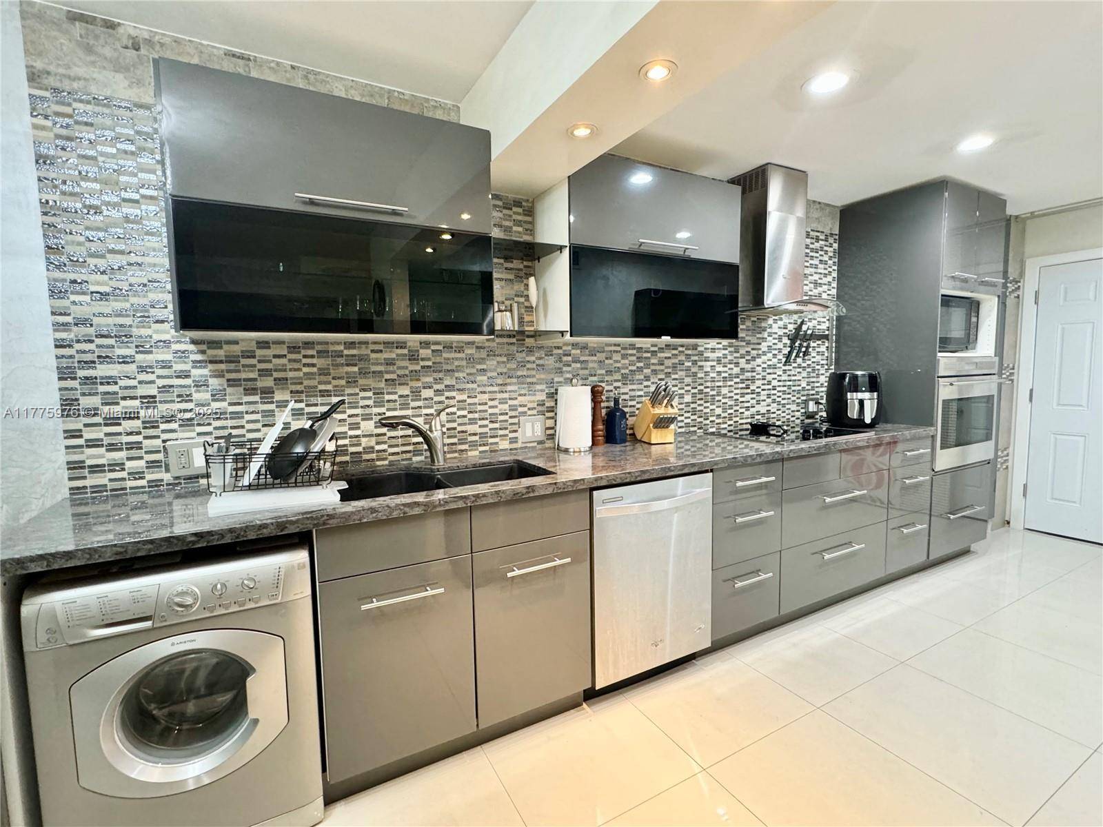 Miami, FL 33179,1750 NE 191st St #307-1